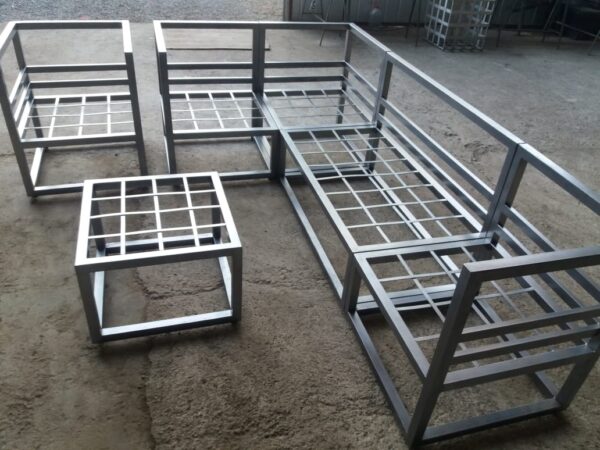 Creación de living en proceso, somos fabricantes empleando la estructura metálica a nuestro favor para ofrecer